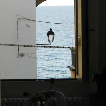 Apartment Sea View, In The Old Town Santo Stefano al Mare