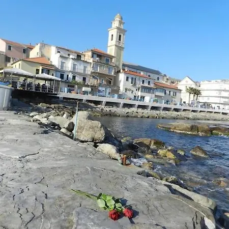 Sea View, In The Old Town * 산토스테파노알마레