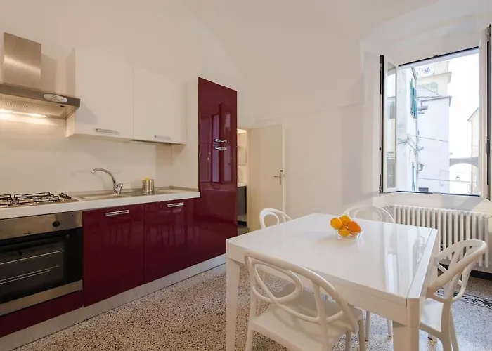 Sea View, In The Old Town Apartment Santo Stefano al Mare