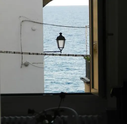 Apartment Sea View, In The Old Town Santo Stefano al Mare