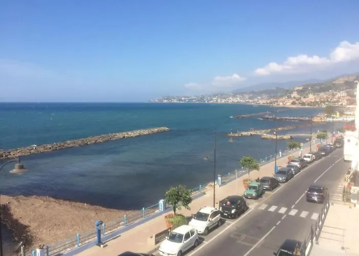 Lejlighed Sea View, In The Old Town Santo Stefano al Mare